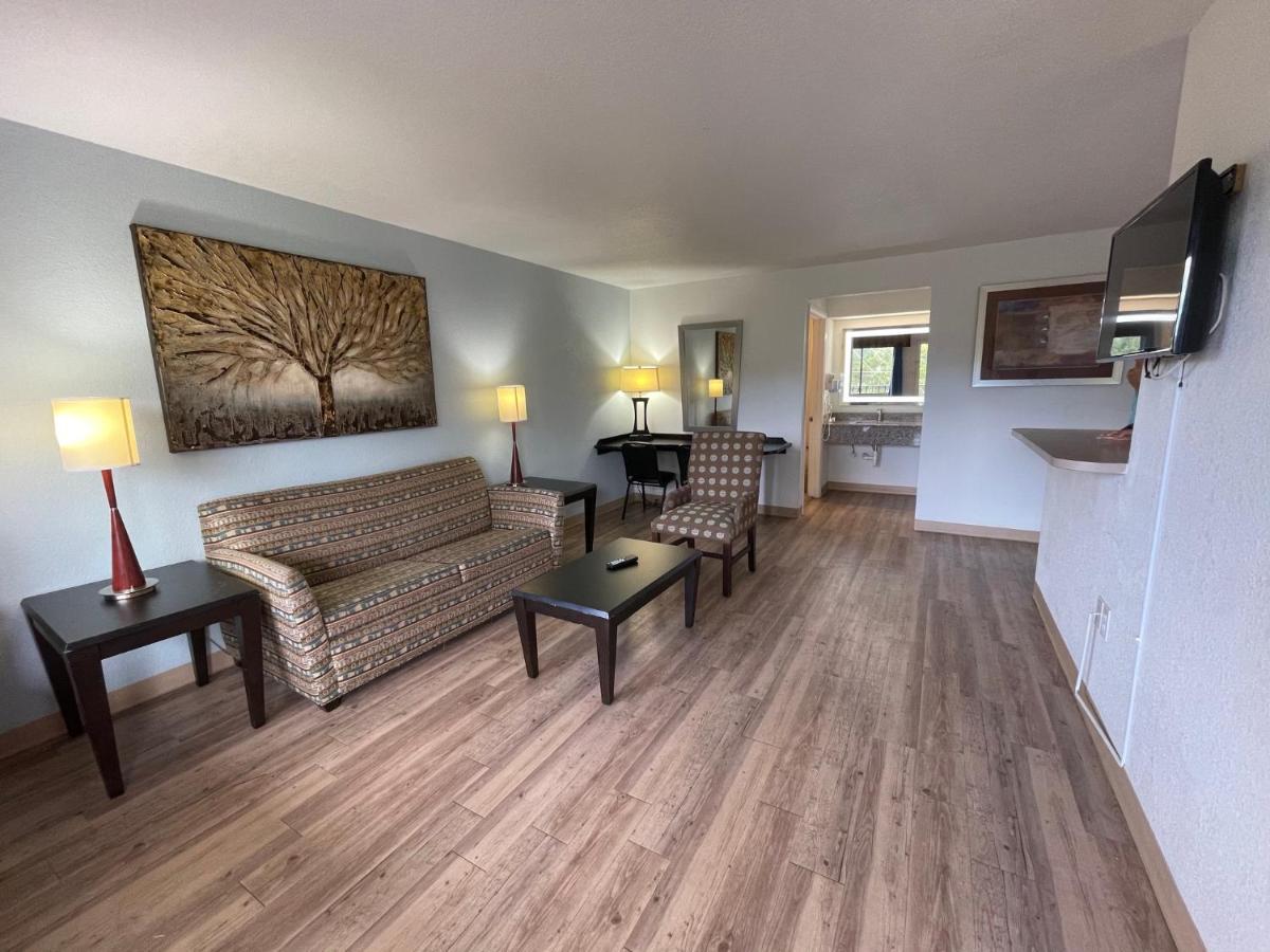 Tricove Inn & Suites Jacksonville Buitenkant foto